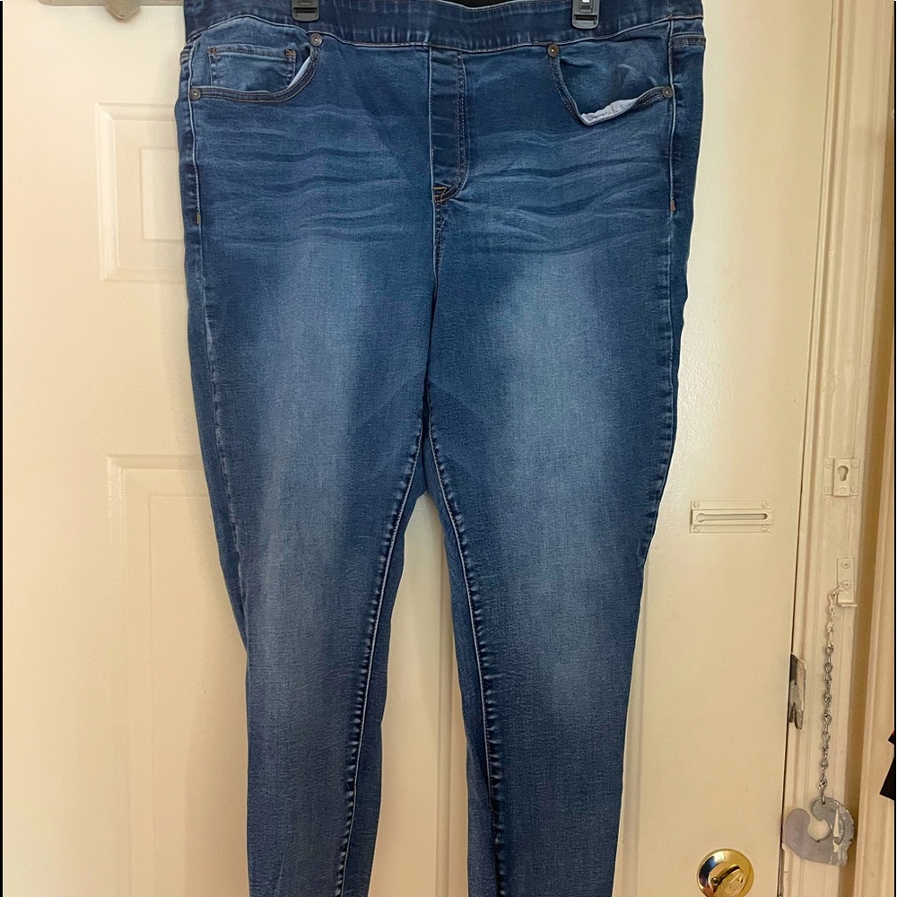 Maurices Denim Jeggings. Elastic waist and great stretch.